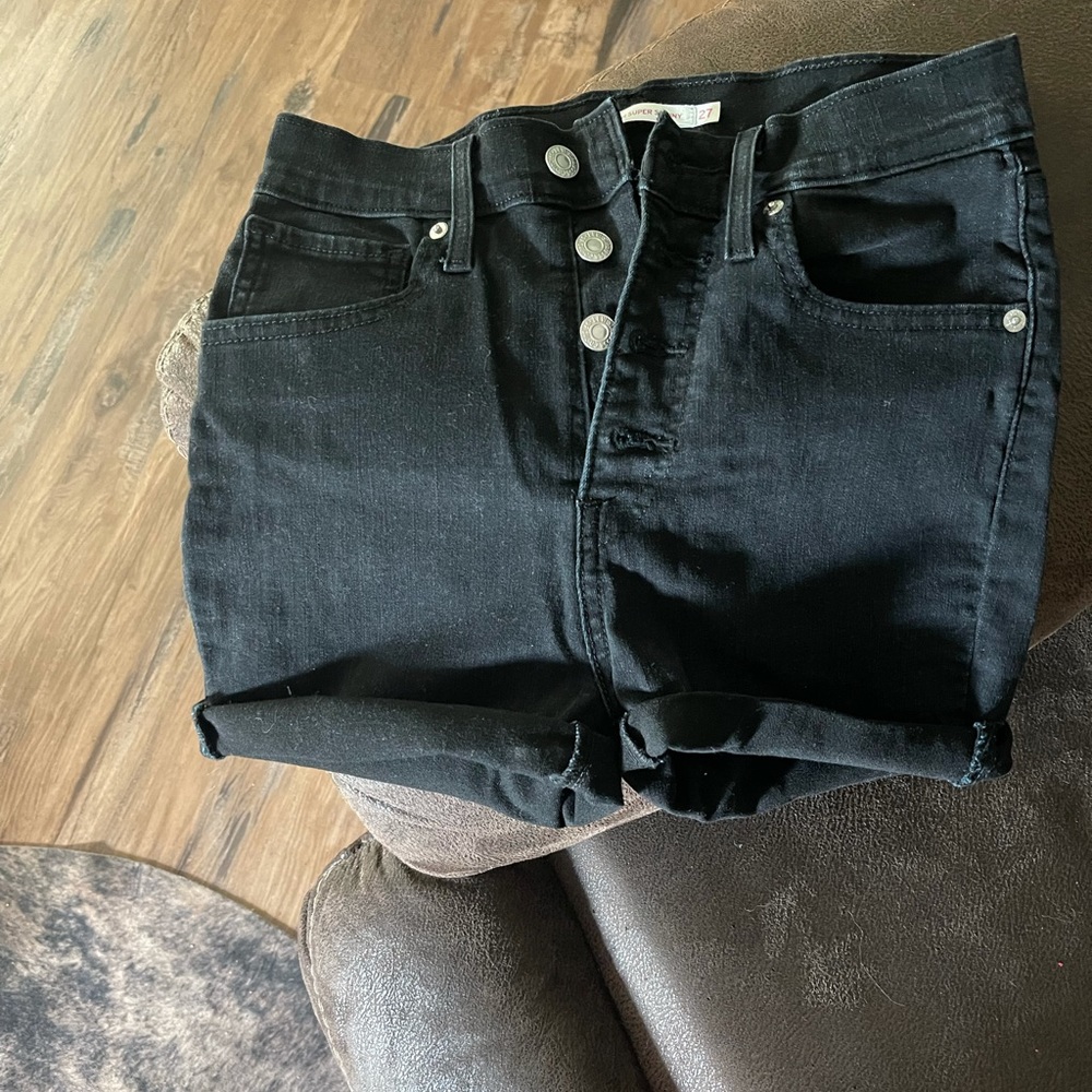 Levi’s Cut-off Shorts